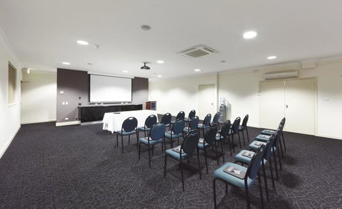 Ibis Styles Canberra - Surfers Gold Coast 14