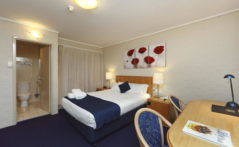 Ibis Styles Canberra - Surfers Gold Coast 9