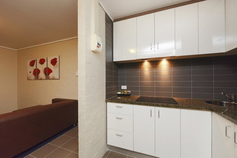 Ibis Styles Canberra - Surfers Gold Coast 12