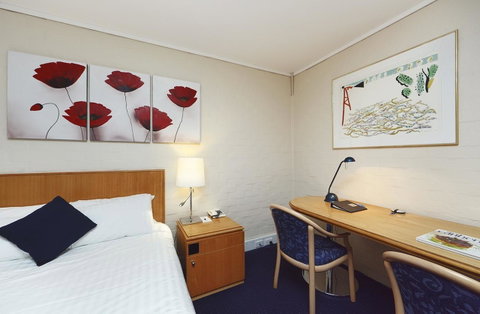 Ibis Styles Canberra - Surfers Gold Coast 41