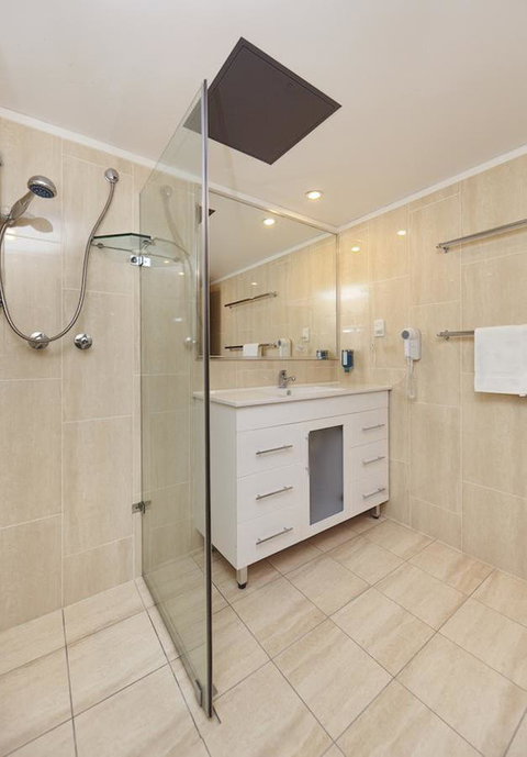 Ibis Styles Canberra - Surfers Gold Coast 19