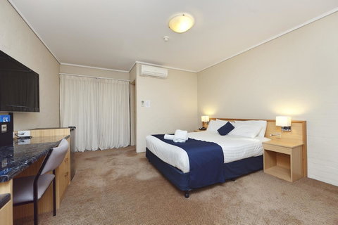 Ibis Styles Canberra - Surfers Gold Coast 18