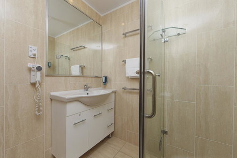 Ibis Styles Canberra - Surfers Gold Coast 11