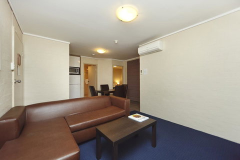 Ibis Styles Canberra - Surfers Gold Coast 33