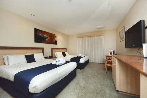 Ibis Styles Canberra - Surfers Gold Coast 8