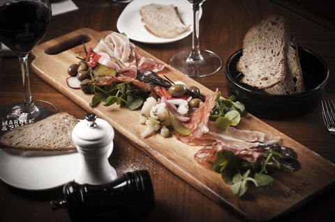 Avenue Hotel Canberra - Surfers Gold Coast 21