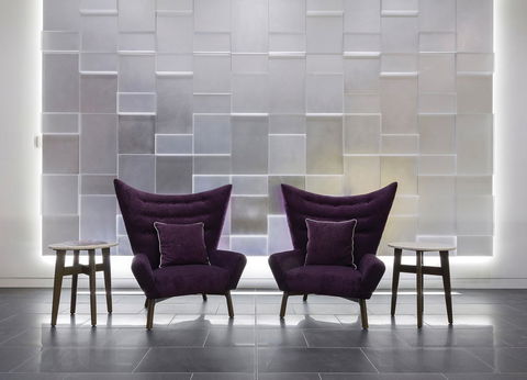 Avenue Hotel Canberra - Surfers Gold Coast 12