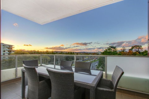 IQ Smart Apartments 704 Braddon ACT - Surfers Gold Coast 7