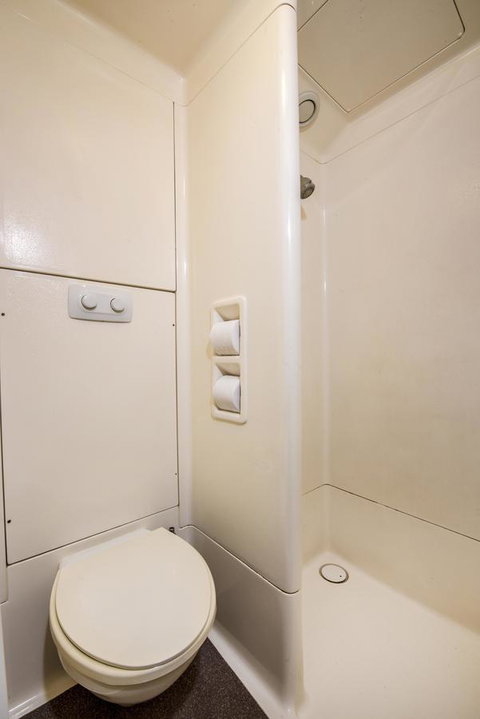 Ibis Budget Canberra - Surfers Gold Coast 9