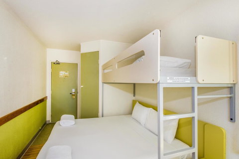 Ibis Budget Canberra - Surfers Gold Coast 13