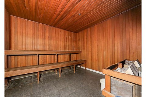 Spacious 1BR Stylish New Acton Apartment +Parking - Surfers Gold Coast 4