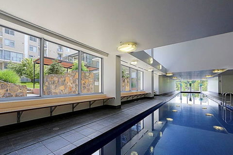 Spacious 1BR Stylish New Acton Apartment +Parking - Surfers Gold Coast 25