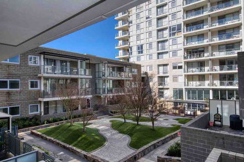 Spacious 1BR Stylish New Acton Apartment +Parking - Surfers Gold Coast 14