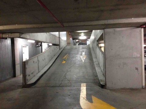 Spacious 1BR Stylish New Acton Apartment +Parking - Surfers Gold Coast 15