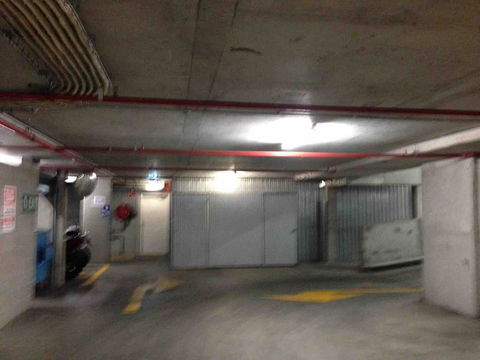 Spacious 1BR Stylish New Acton Apartment +Parking - Surfers Gold Coast 7