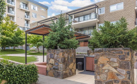 Spacious 1BR Stylish New Acton Apartment +Parking - Surfers Gold Coast 1