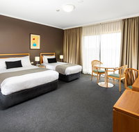 The Woden Hotel - Surfers Gold Coast
