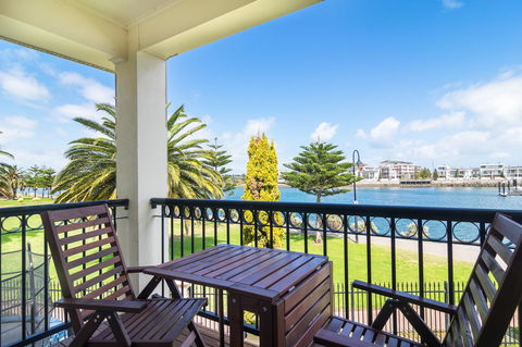 Port Adelaide Harbourside House - Surfers Gold Coast 7