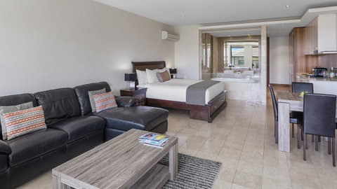 Oaks Casuarina Santai Resort - Surfers Gold Coast 21