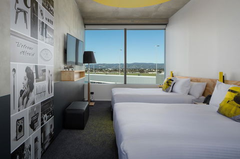 Atura Adelaide Airport - Surfers Gold Coast 18
