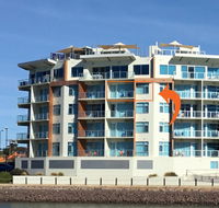 Wallaroo Marina Waterfront Luxe Apartment - Surfers Gold Coast