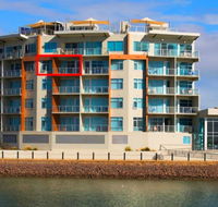 Wallaroo Marina Luxury Apartment - Surfers Gold Coast