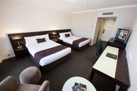 Hotel Grand Chancellor Adelaide - Surfers Gold Coast 1