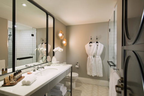 Mayfair Hotel - Surfers Gold Coast 12