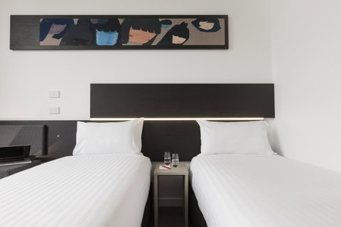 Ibis Adelaide - Surfers Gold Coast 5