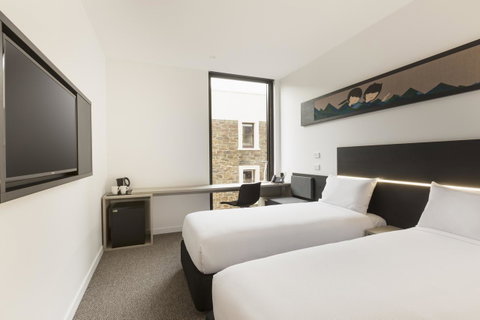 Ibis Adelaide - Surfers Gold Coast 7