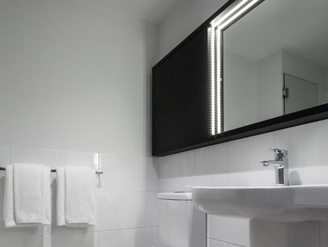 Ibis Adelaide - Surfers Gold Coast 10