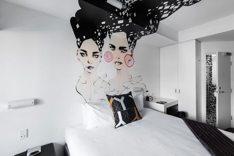 Majestic Minima Hotel - Surfers Gold Coast 18
