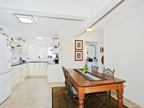 Monaco Court Apartment Adelaide - Surfers Gold Coast 3