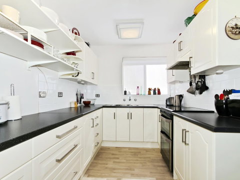 Monaco Court Apartment Adelaide - Surfers Gold Coast 2