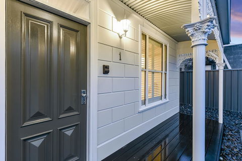 Aloha Central Luxury Apartments - Surfers Gold Coast 22