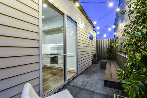 Aloha Central Luxury Apartments - Surfers Gold Coast 13
