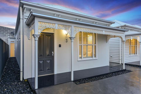Aloha Central Luxury Apartments - Surfers Gold Coast 2