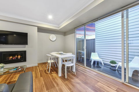 Aloha Central Luxury Apartments - Surfers Gold Coast 24