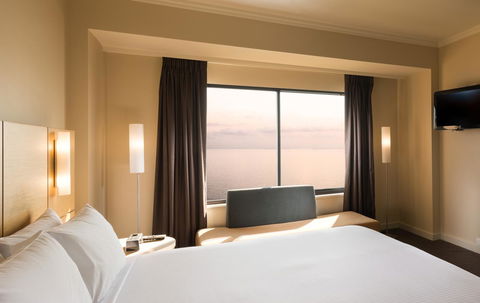 Stamford Grand Adelaide - Surfers Gold Coast 1