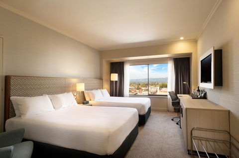 Stamford Grand Adelaide - Surfers Gold Coast 6