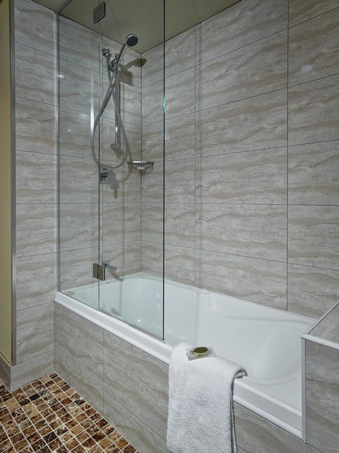 Stamford Grand Adelaide - Surfers Gold Coast 13