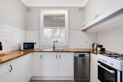Cute And Cosy - Events, Workers, Getaways - Surfers Gold Coast 9