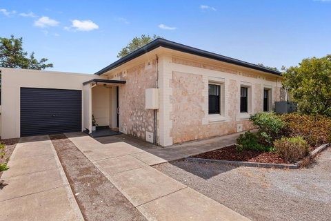 Cute And Cosy - Events, Workers, Getaways - Surfers Gold Coast 14