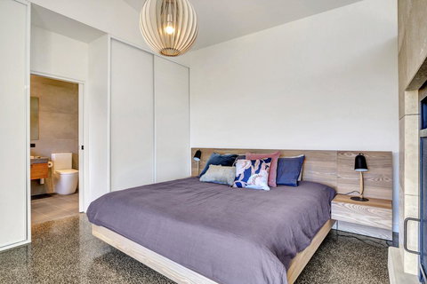 Shadow Creek McLaren Vale - Surfers Gold Coast 13