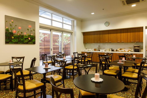 Adabco Boutique Hotel Adelaide - Surfers Gold Coast 5