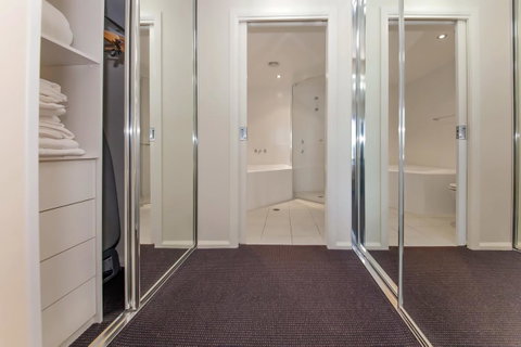 Pacific Blue 278-265 Sandy Pt Rd- Dual Key Access, Wifi, Linen And Air Conditioning - Surfers Gold Coast 13
