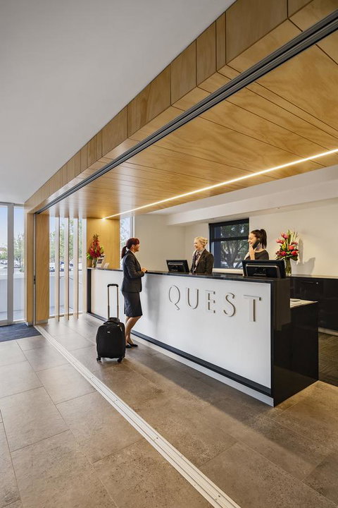 Quest Port Adelaide - Surfers Gold Coast 9