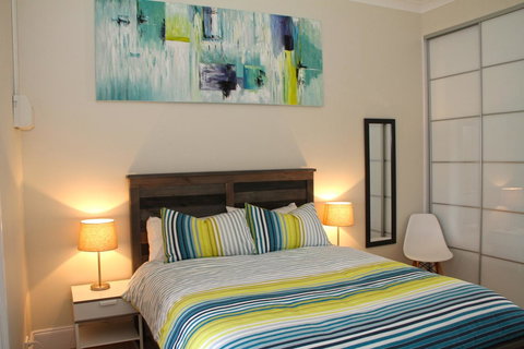 Smugglers Inn Studio Apartments - Surfers Gold Coast 12