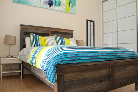 Smugglers Inn Studio Apartments - Surfers Gold Coast 13