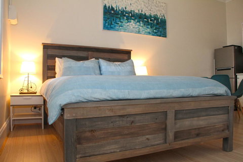 Smugglers Inn Studio Apartments - Surfers Gold Coast 5